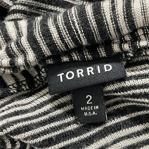Torrid Womens Cardigan Plus 2X Black White Striped Open Front Drapey Minimalist - Picture 2 of 6